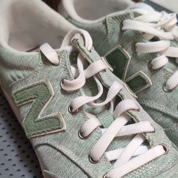 New Balance 300 Green Canvas Sneakers - Picture 2 of 8